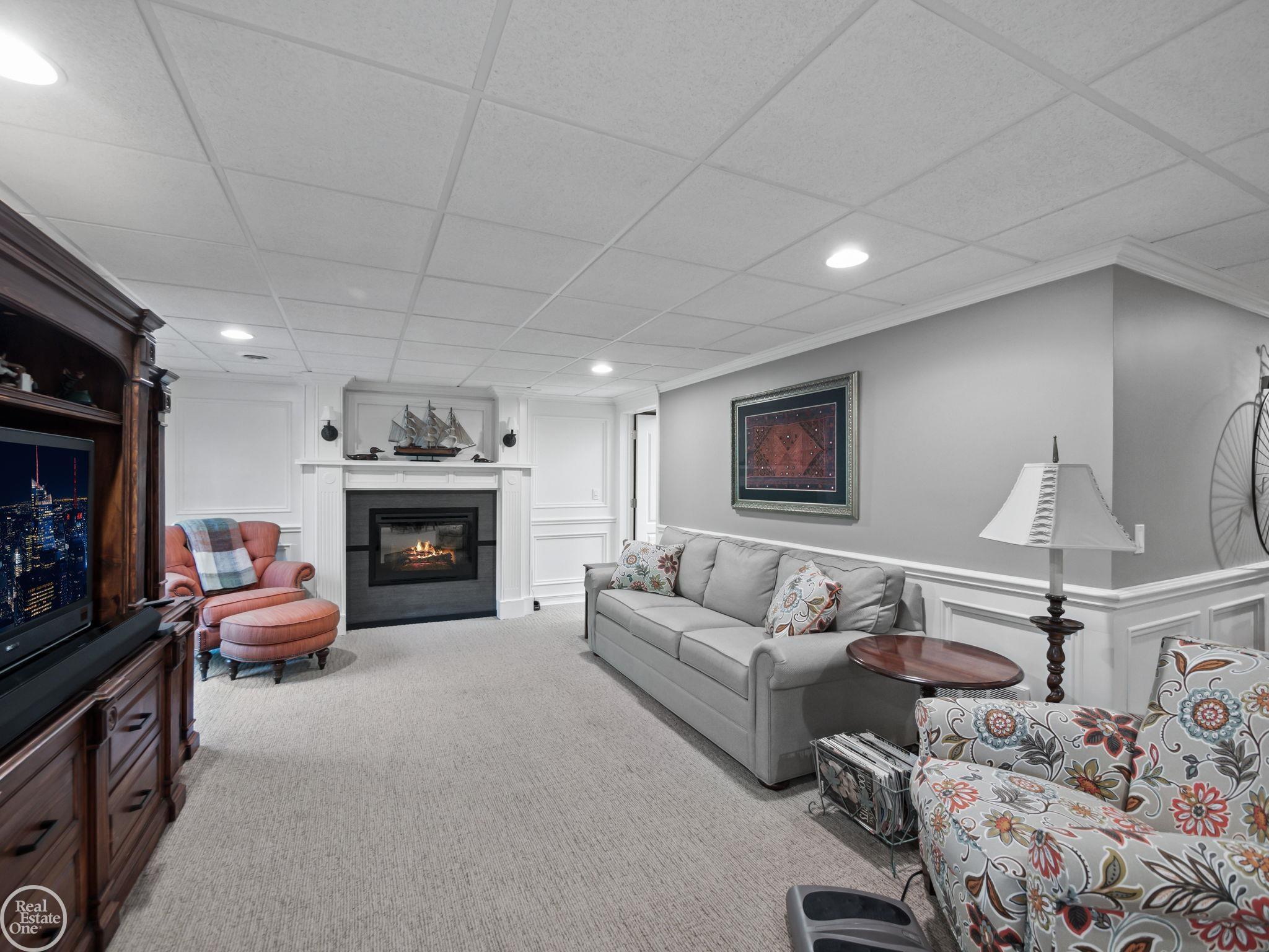 2599 Summerlin Court Rochester, MI 48306 - Photo 27 of 51 50120799-26.JPG