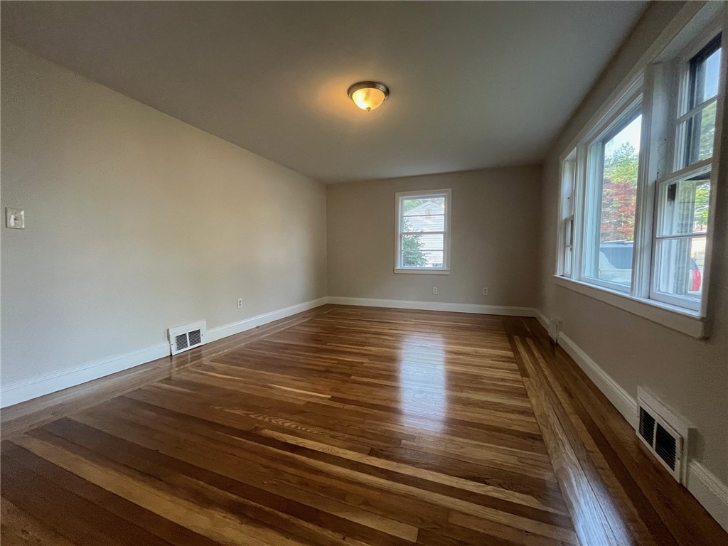 100 Kenneth Avenue Warwick, RI 02889 - Photo 11 of 17