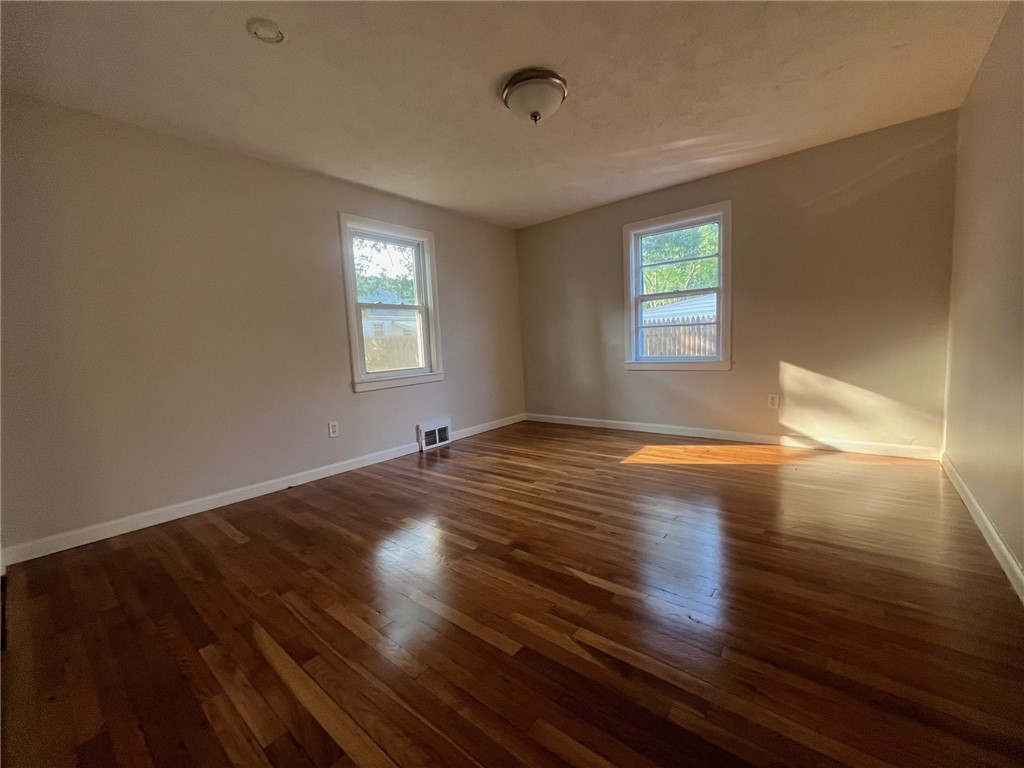 100 Kenneth Avenue Warwick, RI 02889 - Photo 6 of 17