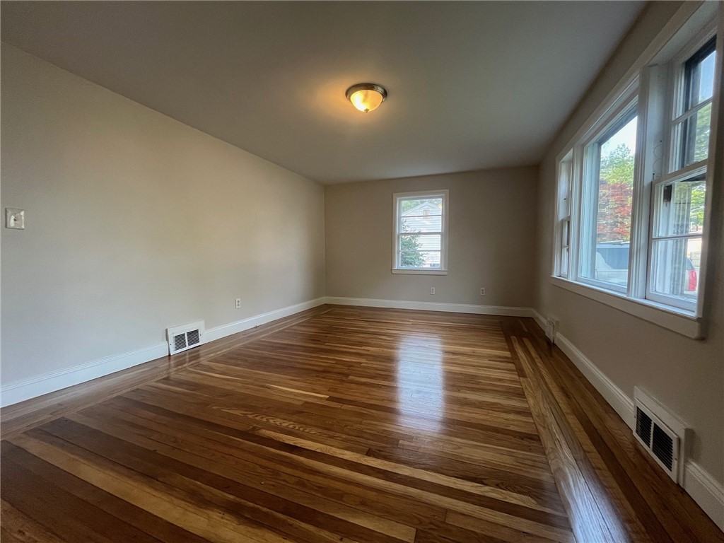 100 Kenneth Avenue Warwick, RI 02889 - Photo 10 of 17