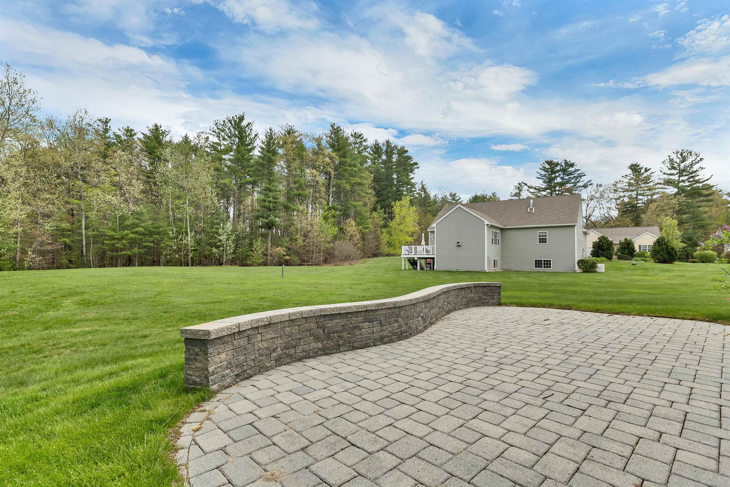 20 Brookview Road Windham, NH 03087 - Photo 4 of 35