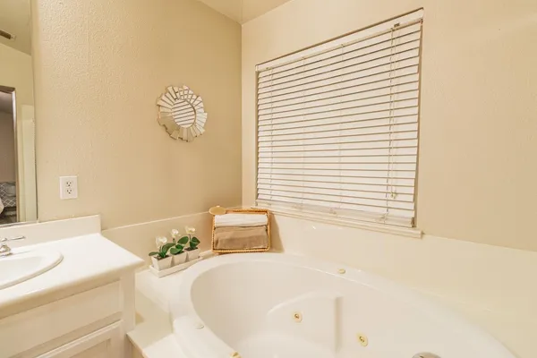 $679,999 | 1781 Goldpoppy Street, Manteca, CA 95337