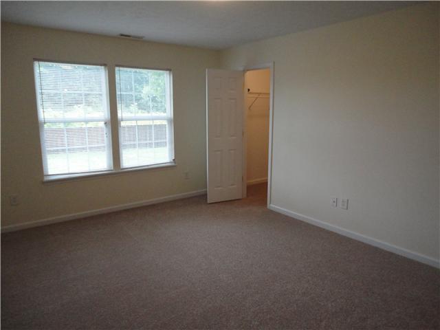 6836 Decatur Ridge Place Indianapolis, IN 46221 - Photo 6 of 8 Gallery Image 6