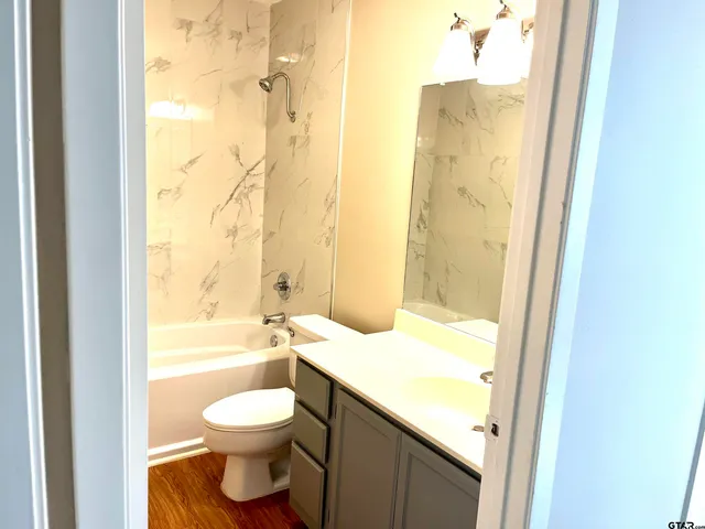 $2,000 | 2501 Villa Court, Tyler, TX 75703