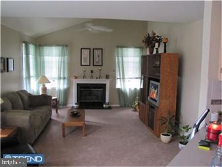 214 Sussex Road Logan Township, NJ 08085 - Photo 8 of 11 Family Room