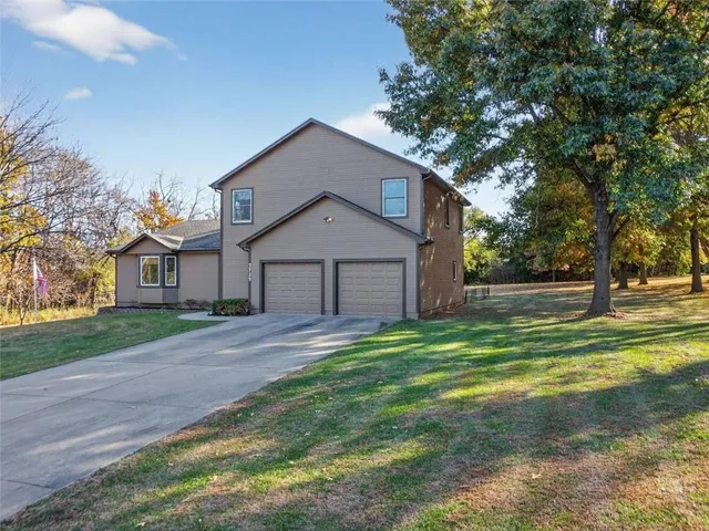 $550,000 | 3725 West 179th Terrace, Stilwell, KS 66085