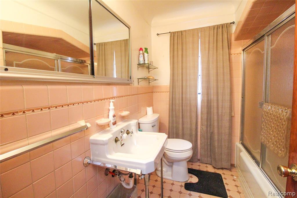 15611 Spring Garden Street Detroit, MI 48205 - Photo 15 of 49