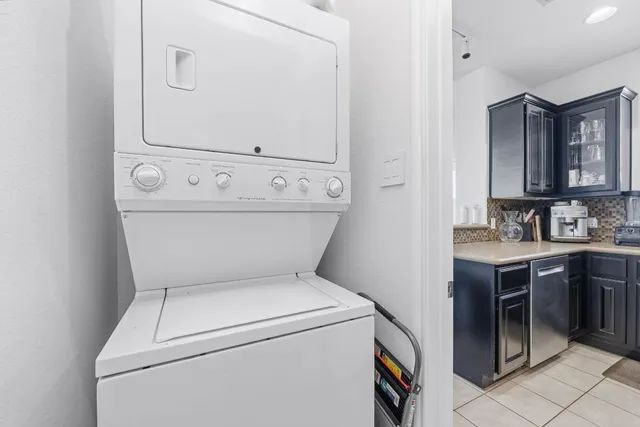 $2,300 | 1817 Carlson Drive, Unit 37C, Austin, TX 78741