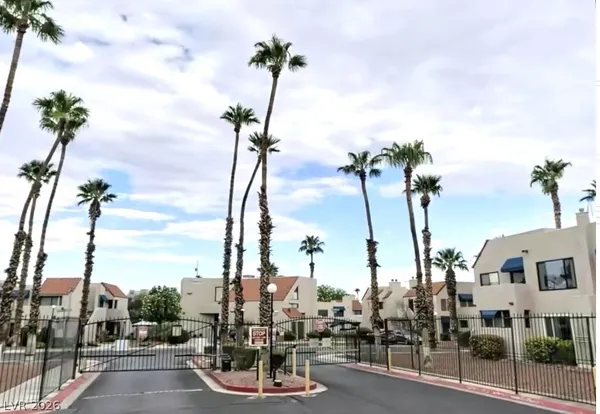 $1,350 | 4331 Sanderling Circle, Unit 48, Las Vegas, NV 89103