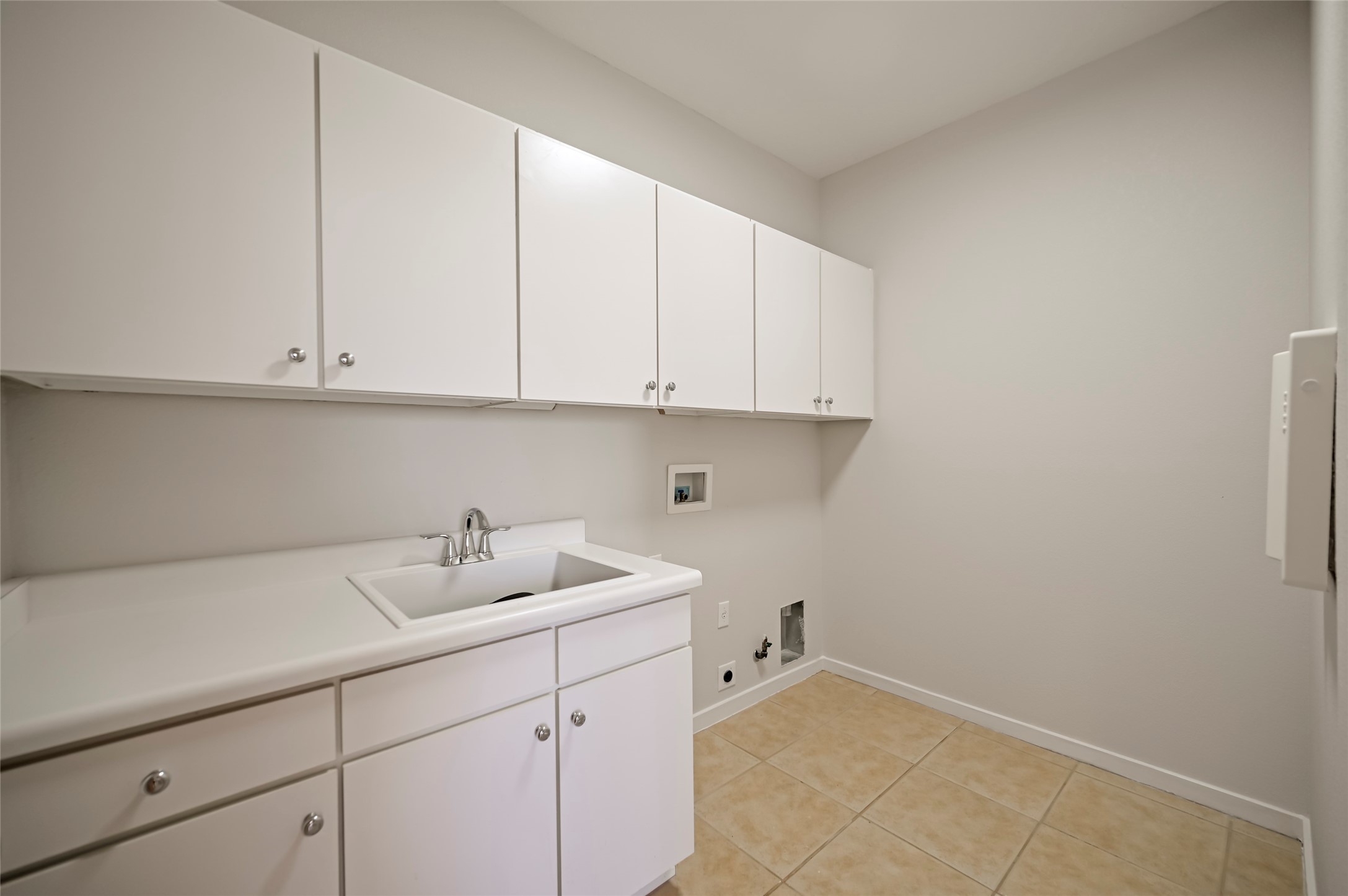 92 Canada Del Rancho Santa Fe, NM 87508 - Photo 40 of 52 Separate Laundry Room With Storage