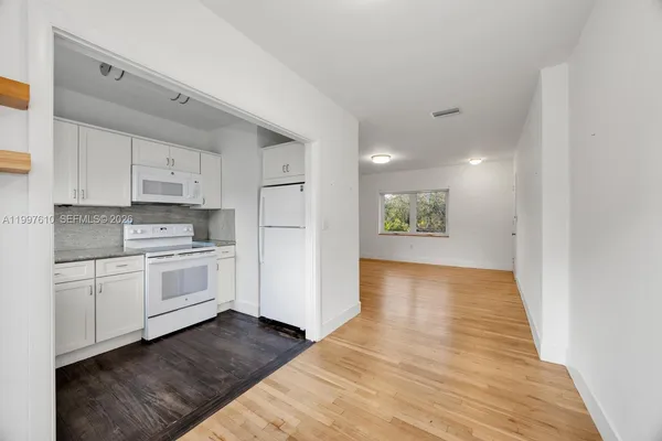 $2,400 | 5510 Southwest 76th Street, Unit C, Miami, FL 33143