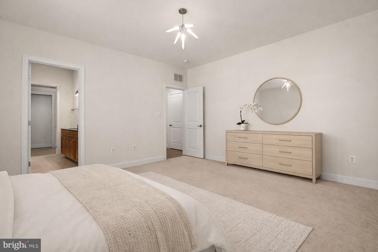 600 Commodore Court, Unit 2628 Philadelphia, PA 19146 - Photo 17 of 58 Virtually Staged