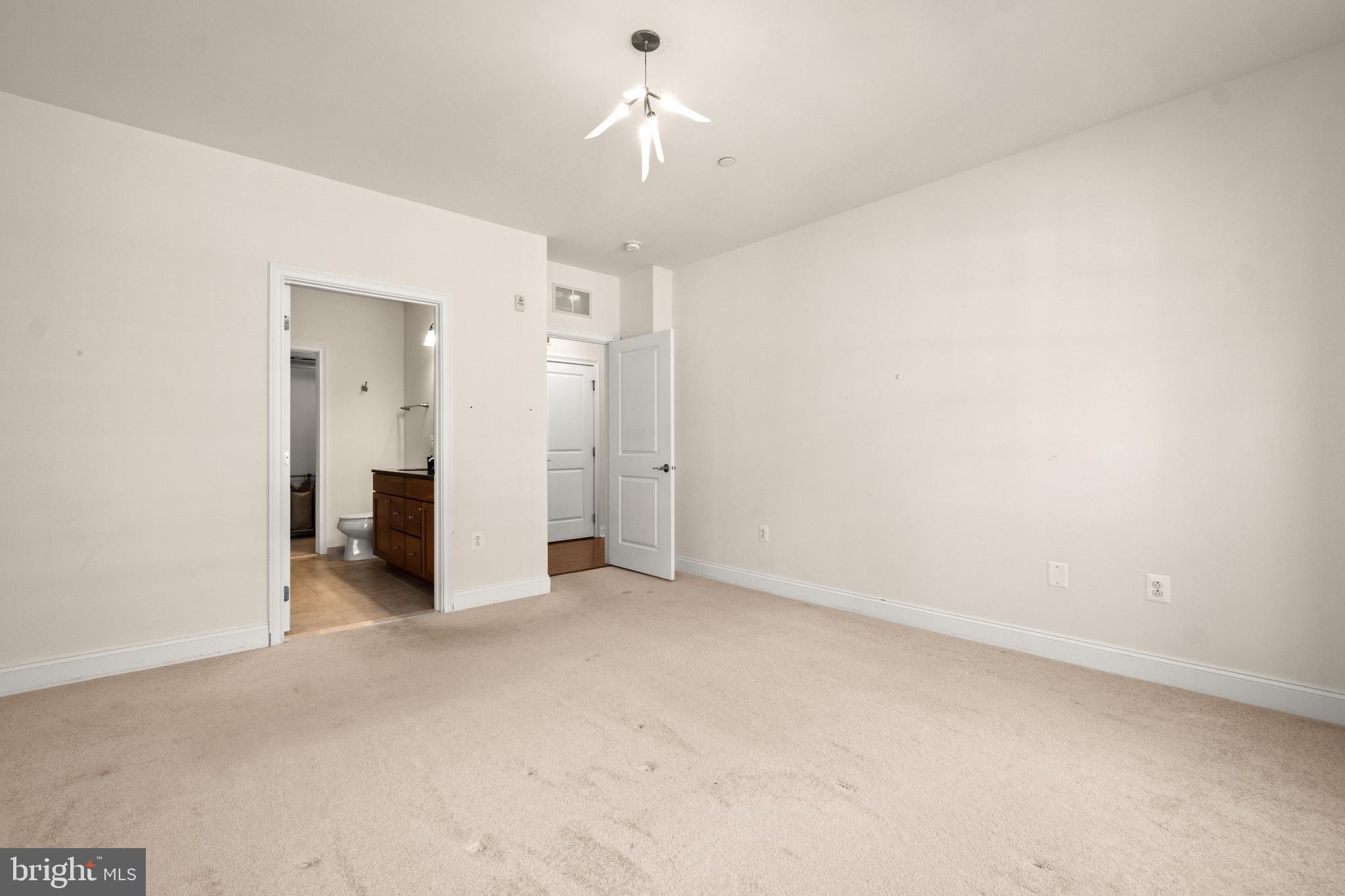 600 Commodore Court, Unit 2628 Philadelphia, PA 19146 - Photo 18 of 58