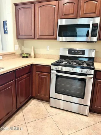 $2,500 | 43014 North Hudson Court, Anthem, AZ 85086