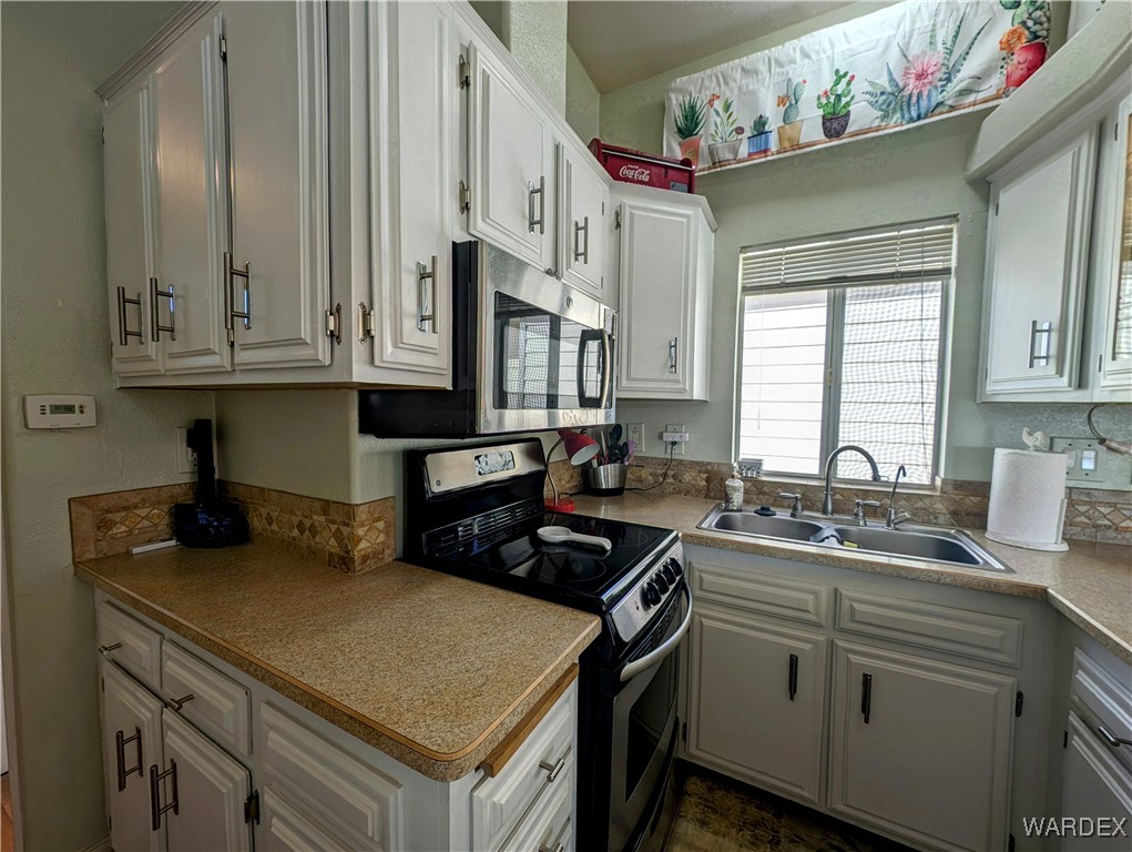 2000 Ramar Road, Unit 221 Bullhead City, AZ 86442 - Photo 23 of 41 Kitchen
