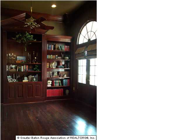 17511 Pecan Shadows Drive Baton Rouge, LA 70810 - Photo 5 of 11 Gallery Image 5