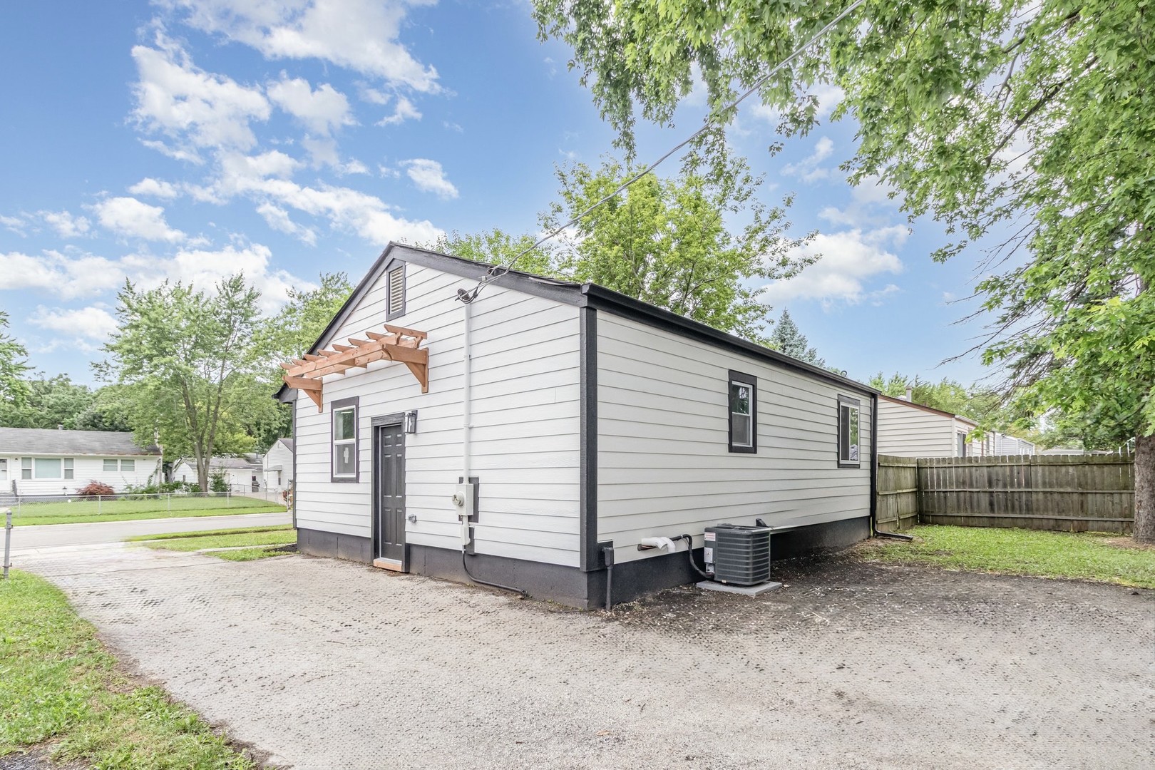 2229 Winnebago Road Waukegan, IL 60087 - Photo 24 of 27 Gallery Image 24