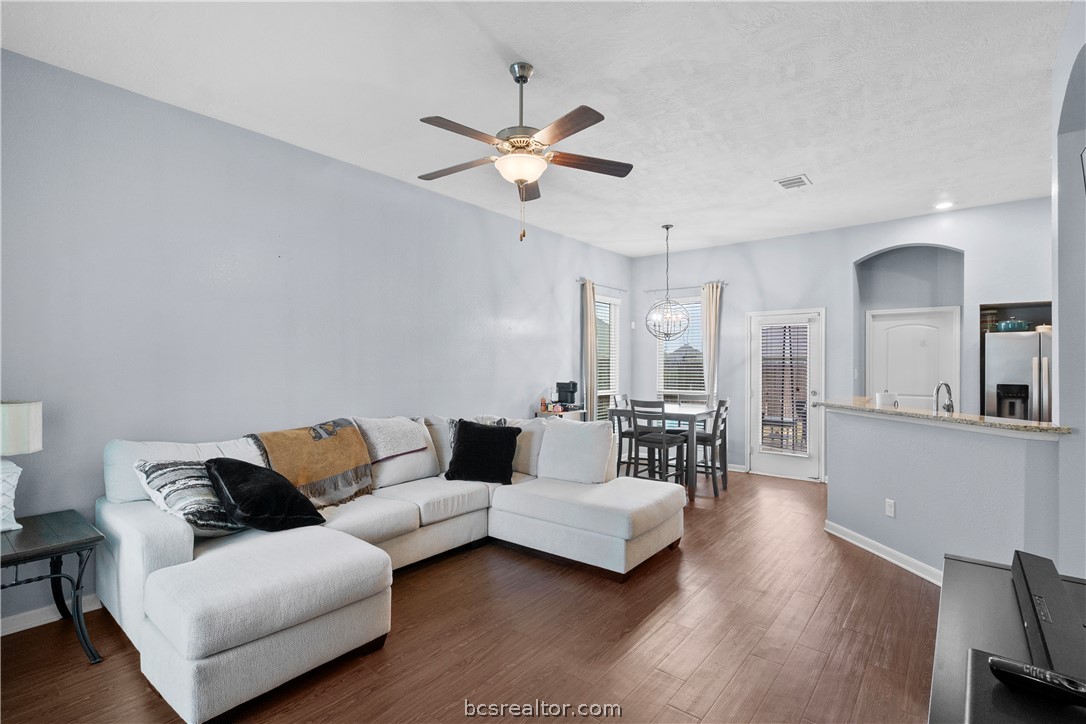 2054 Positano Loop Bryan, TX 77808 - Photo 5 of 27