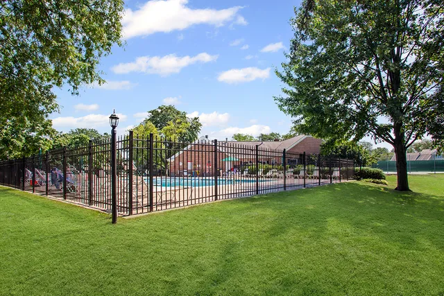 $334,990 | 109 Rob Roy Lane, Unit C, Prospect Heights, IL 60070