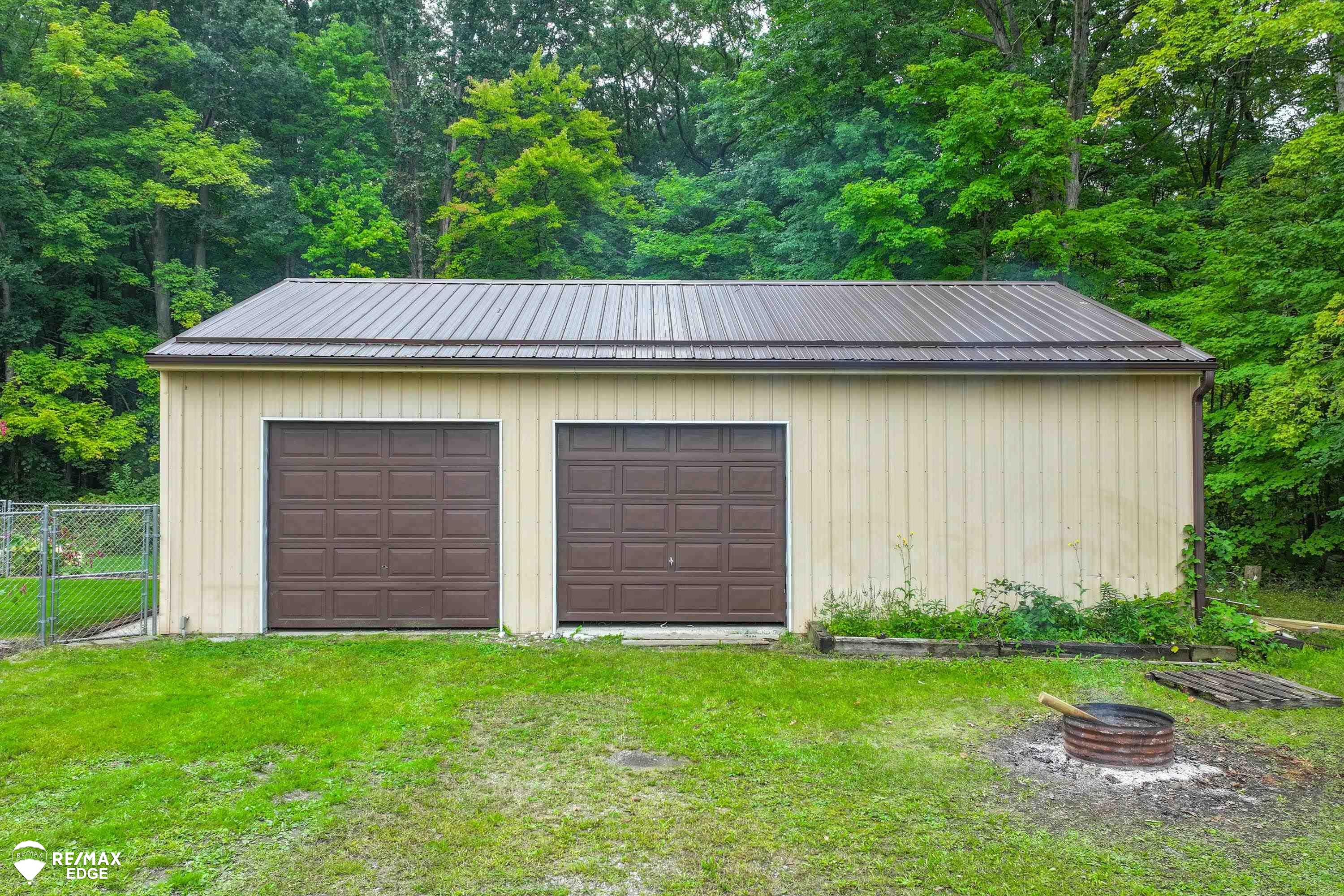 10235 Maple Road Birch Run, MI 48415 - Photo 6 of 47 50122449-5.JPG