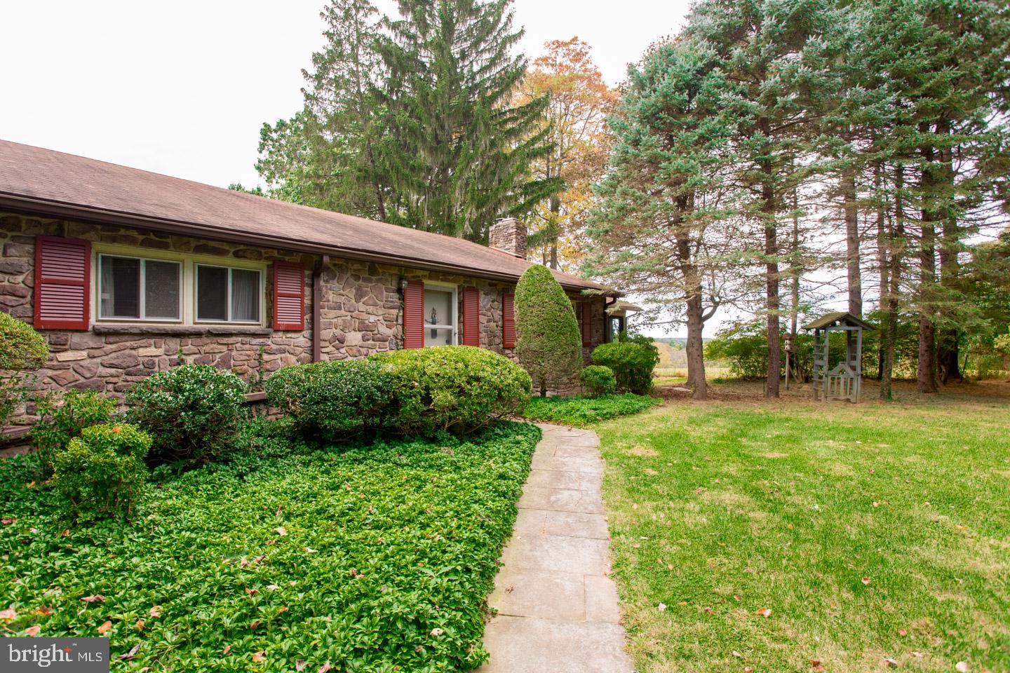 3175 North Sugan Road New Hope, PA 18938 - Photo 2 of 70