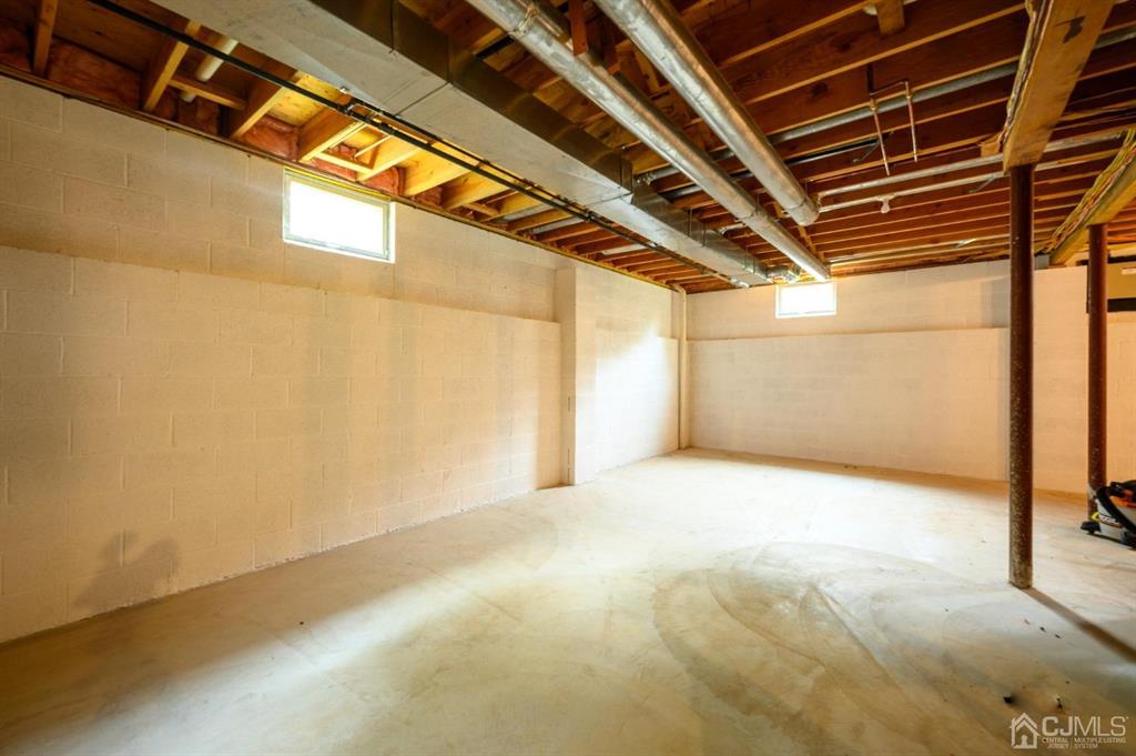 133 Thomas Drive Clark, NJ 07066 - Photo 30 of 30 a view of empty room