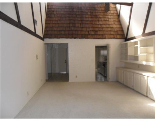 6620 Tiburon Circle, Unit N Boca Raton, FL 33433 - Photo 4 of 6 Living Room