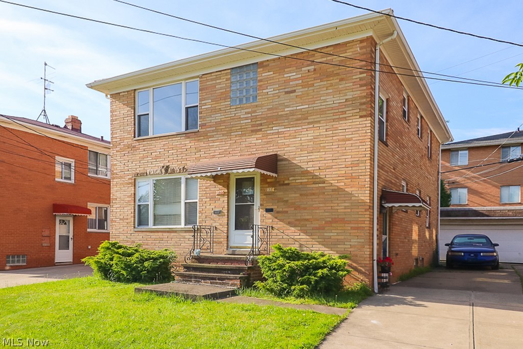 2827 Snow Road, Unit 2825 Cleveland, OH 44134 - Photo 2 of 28