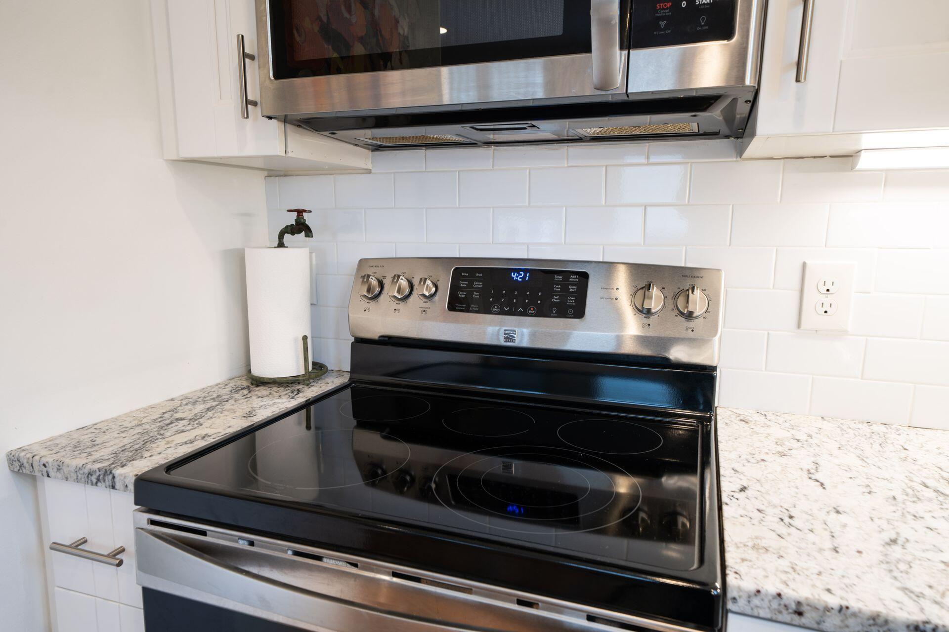 2343 Swansea Road Upper Arlington, OH 43221 - Photo 8 of 58 kitchen stove