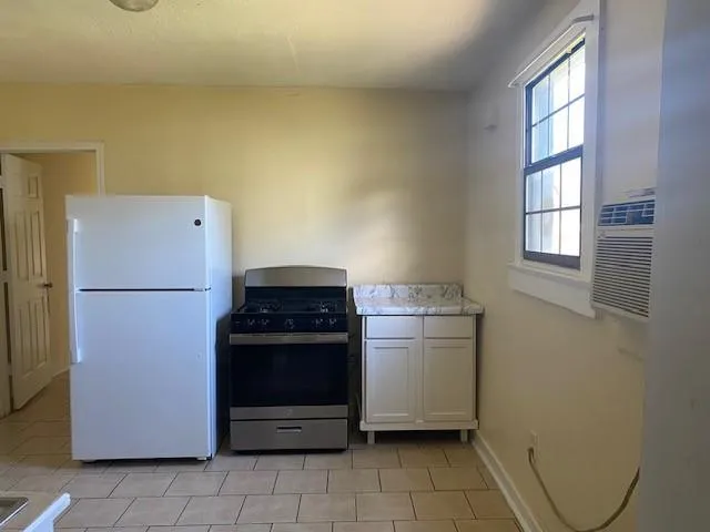 $1,300 | 218 North Salcedo Street, New Orleans, LA 70119