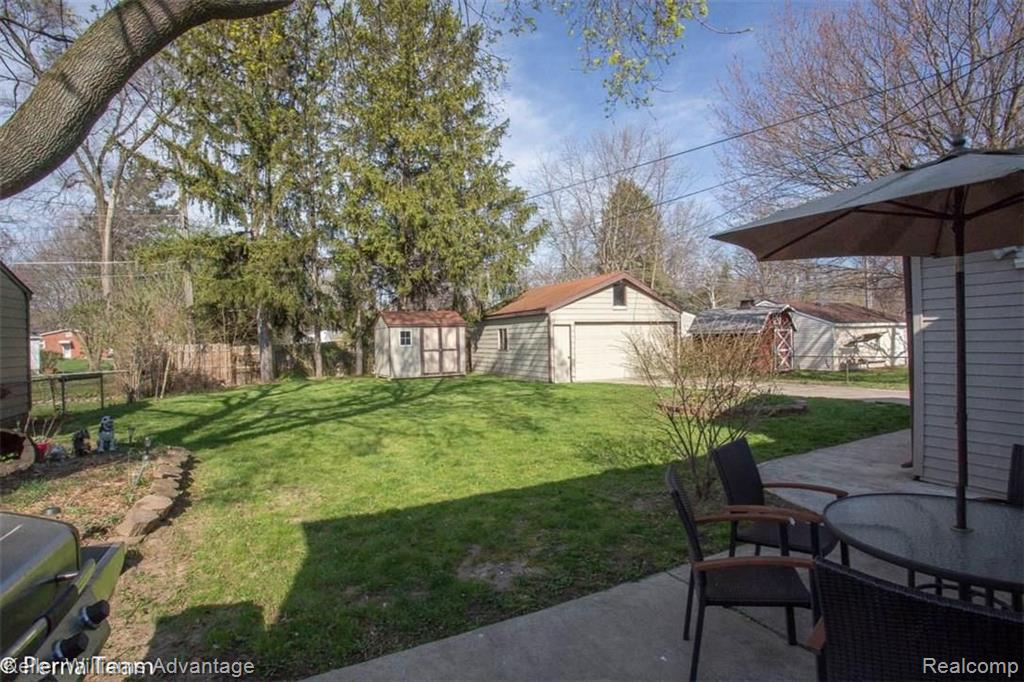 22359 Inkster Road Farmington Hills, MI 48336 - Photo 22 of 27