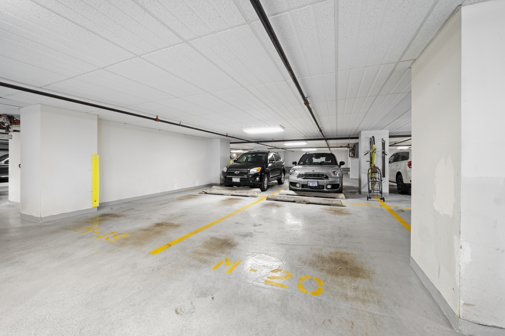 910 South Michigan Avenue, Unit 1004 Chicago, IL 60605 - Photo 19 of 22 a view of parking garage
