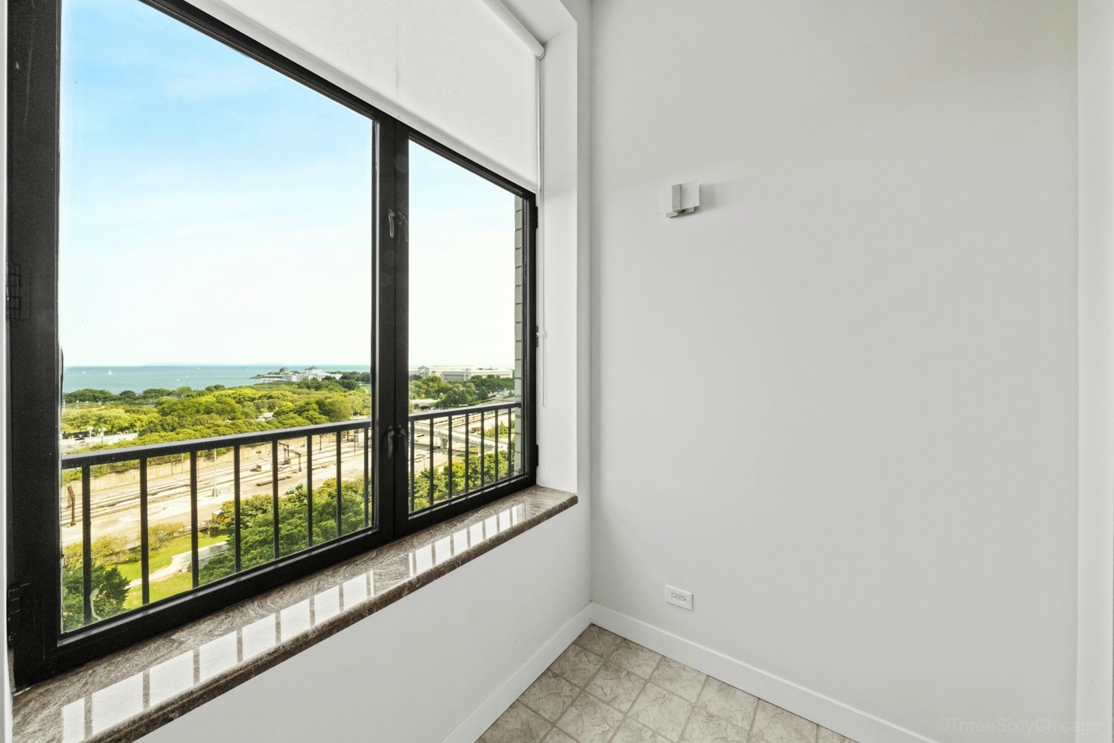 910 South Michigan Avenue, Unit 1004 Chicago, IL 60605 - Photo 10 of 22 a view of balcony with city view