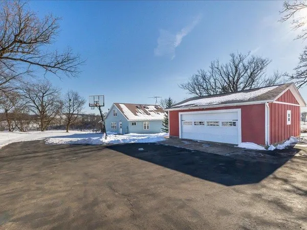 $400,000 | 9257 North Veta Grande Road, Scales Mound, IL 61075