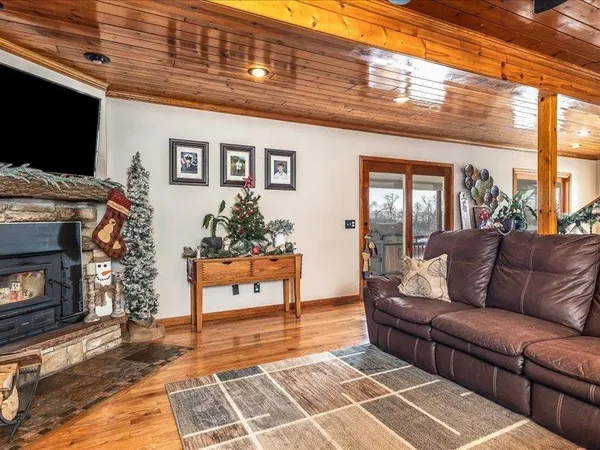 $400,000 | 9257 North Veta Grande Road, Scales Mound, IL 61075