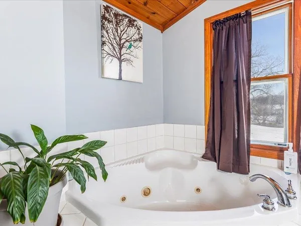 $400,000 | 9257 North Veta Grande Road, Scales Mound, IL 61075