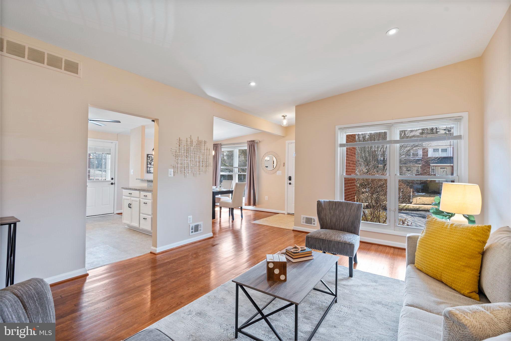 1306 Brixton Road Baltimore, MD 21239 - Photo 15 of 50 Bright and inviting open living space.