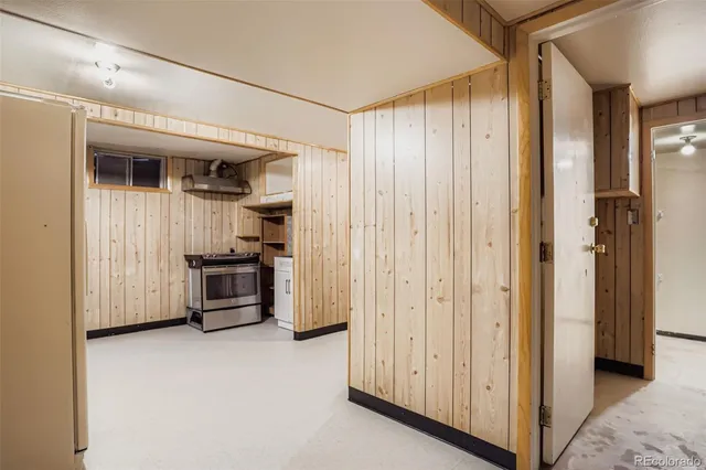 a view of a utility room with closet