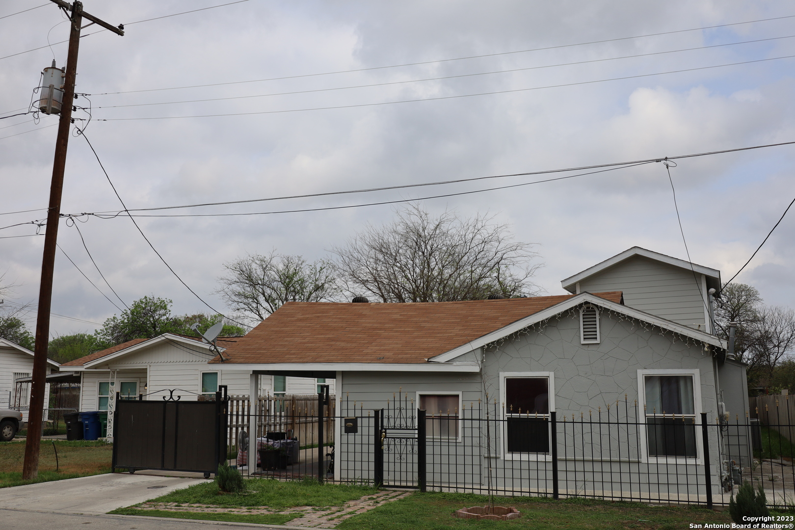 2711 West French Place San Antonio, TX 78201 - Photo 1 of 29 a aerial view of a house
