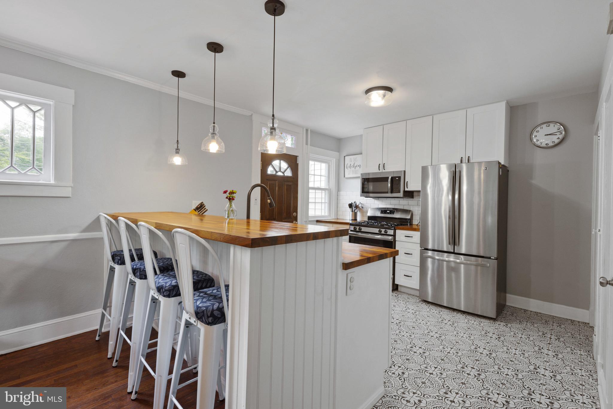 420 Kenneth Square Baltimore, MD 21212 - Photo 19 of 52 Bright and open kitchen