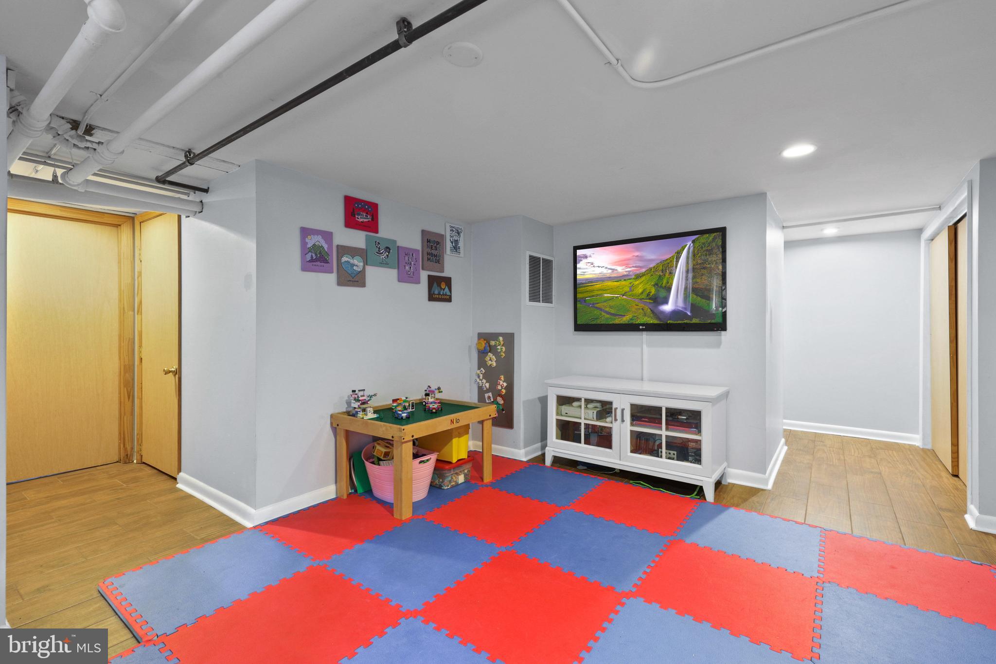 420 Kenneth Square Baltimore, MD 21212 - Photo 42 of 52 Makes a great family room and/or playroom
