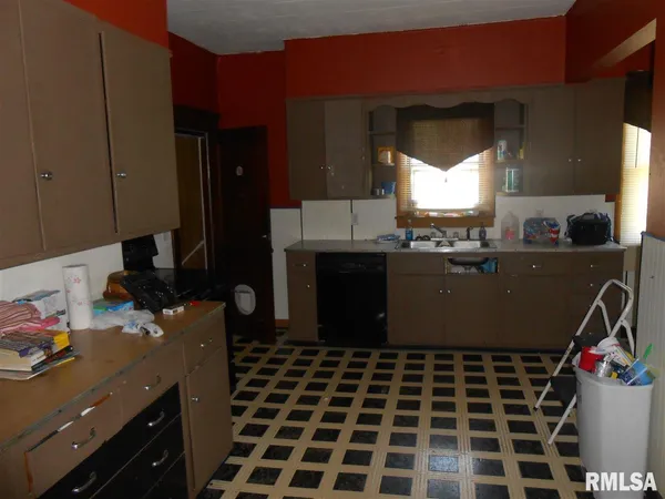 $52,000 | 412 Washington Street, La Rose, IL 61541