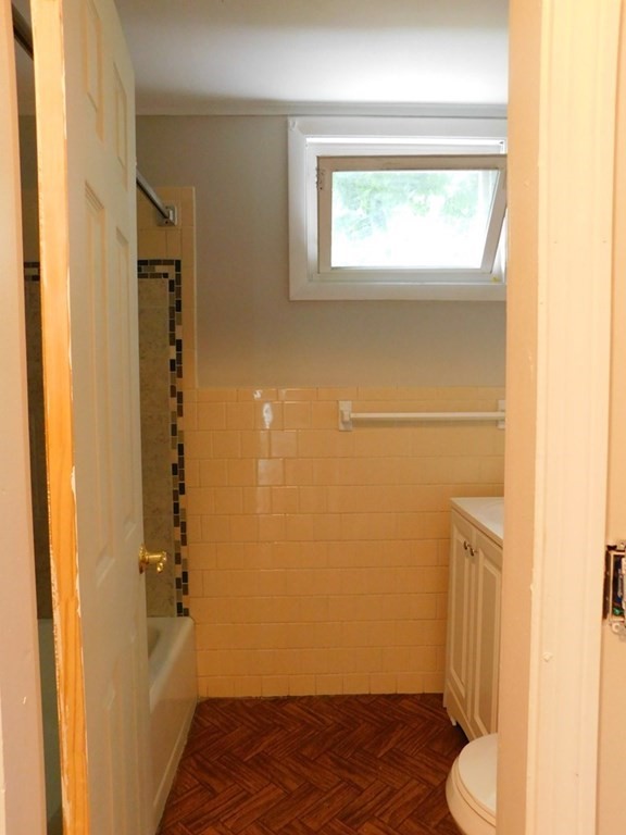 951 Rodman Street Fall River, MA 02721 - Photo 19 of 39