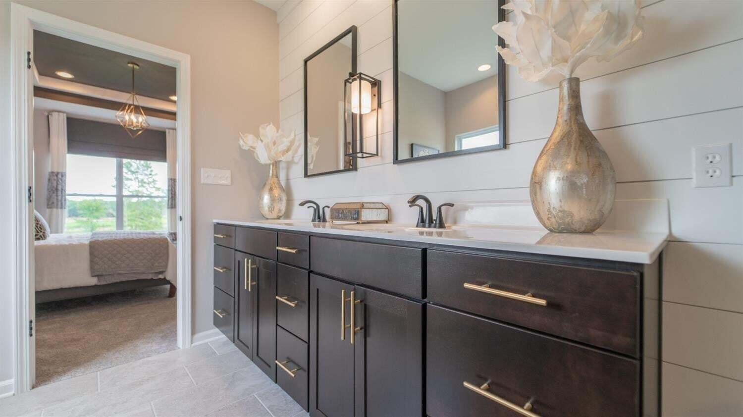 5805 Buck Lane Portage, IN 46368 - Photo 20 of 22 a room with a washer and dryer