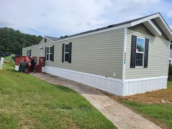 a front view of house with yard
