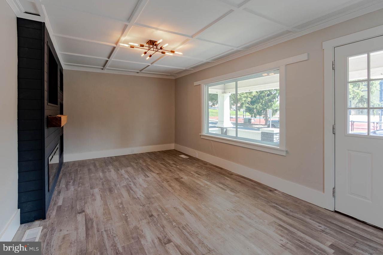 1606 Oneida Street Huntingdon, PA 16652 - Photo 7 of 38