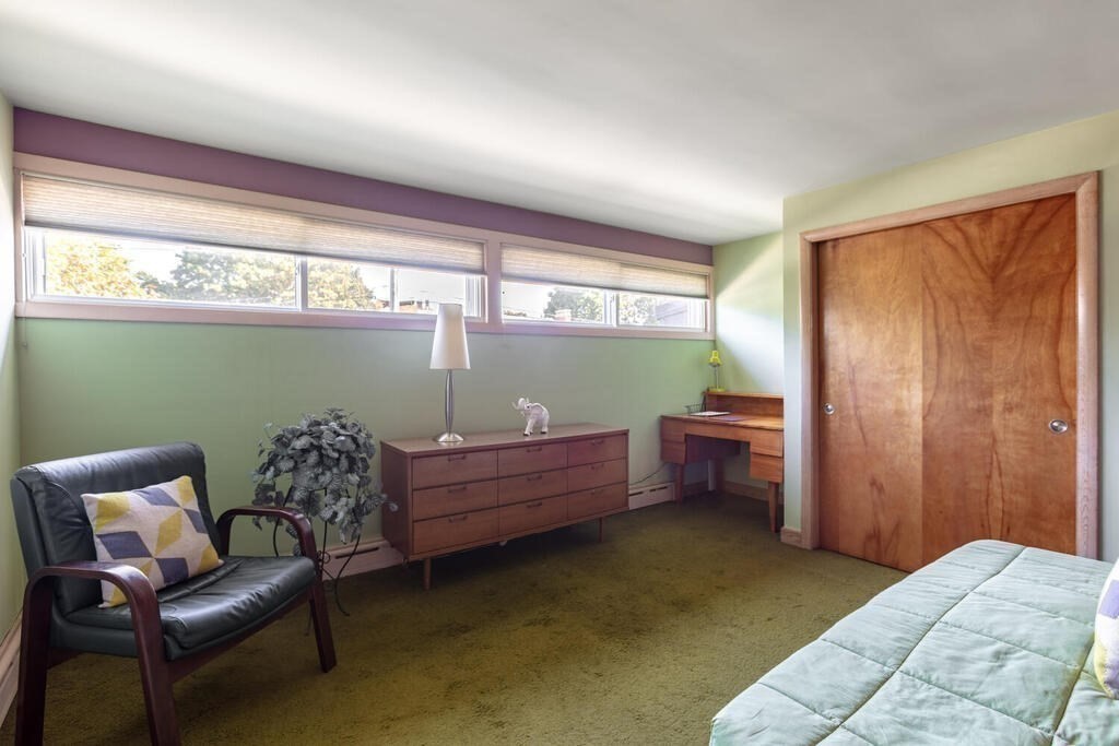 18 Amelia Avenue Winthrop, MA 02152 - Photo 14 of 34 a room with furniture and a window