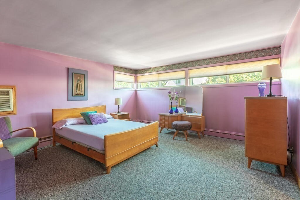 18 Amelia Avenue Winthrop, MA 02152 - Photo 17 of 34 a bedroom with a bed and a window