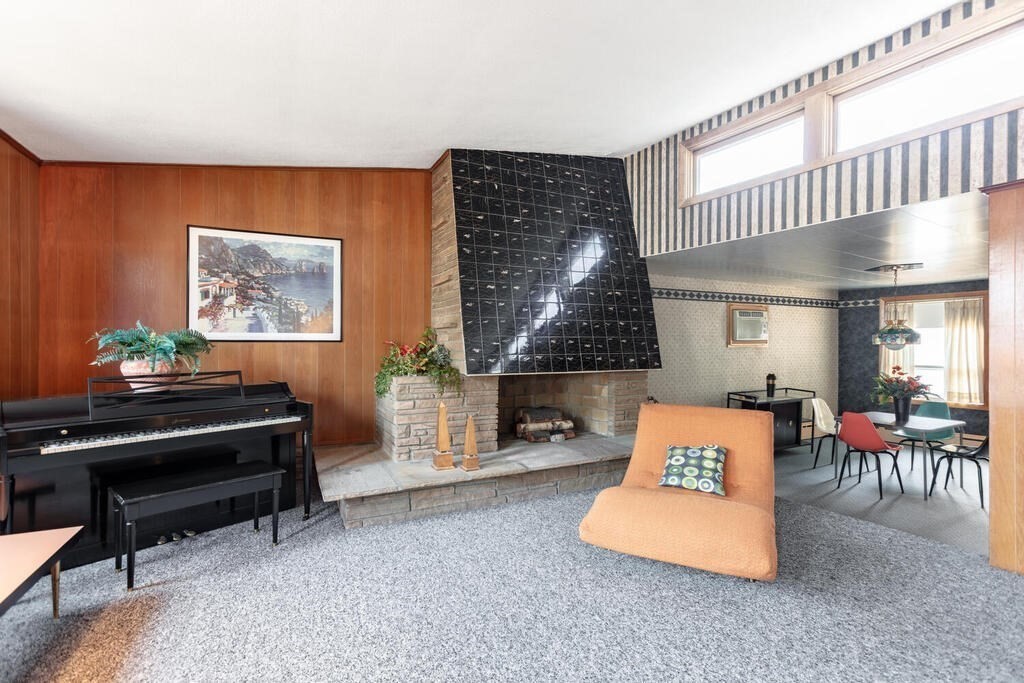 18 Amelia Avenue Winthrop, MA 02152 - Photo 6 of 34 a living room with furniture a table and a painting