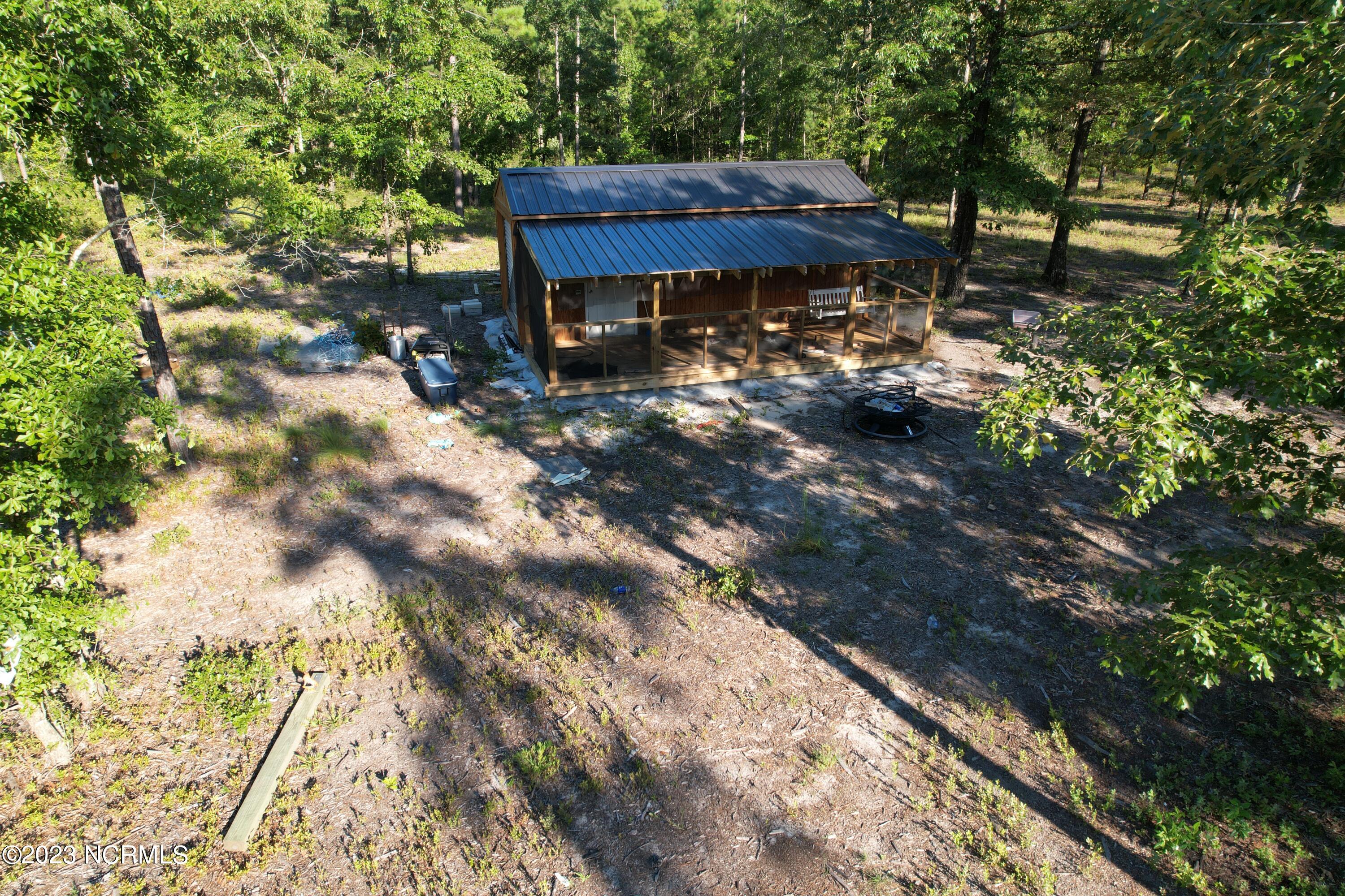 5280 Creek Pointe Road New Bern, NC 28560 - Photo 2 of 4 shed